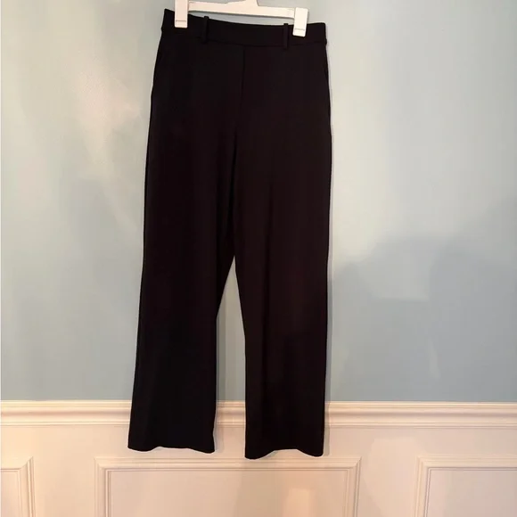 Lululemon Daydrift High-Rise Straight-Leg Trouser Medium
Short - Picture 3 of 4